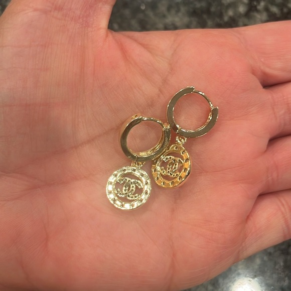 New Gold plated pair of designer look dangling Huggies Earrings - Picture 5 of 5